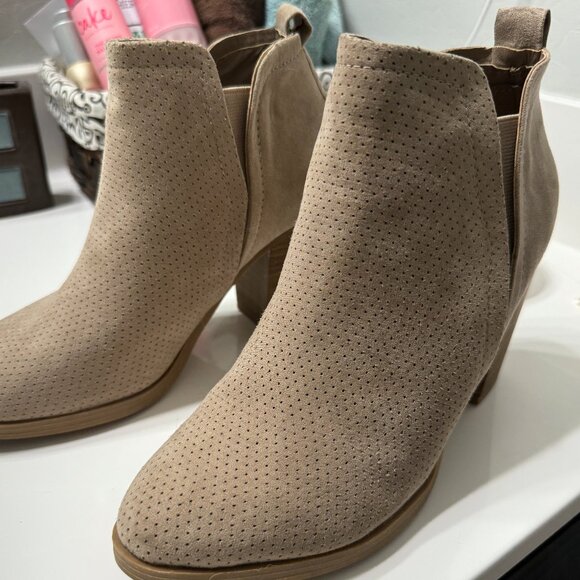 Slip on Booties! - Picture 1 of 3